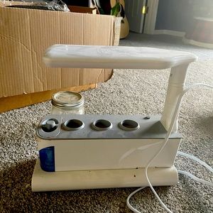 Hydroponic Growing System